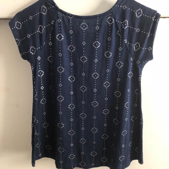 Shirt - Picture 3 of 4